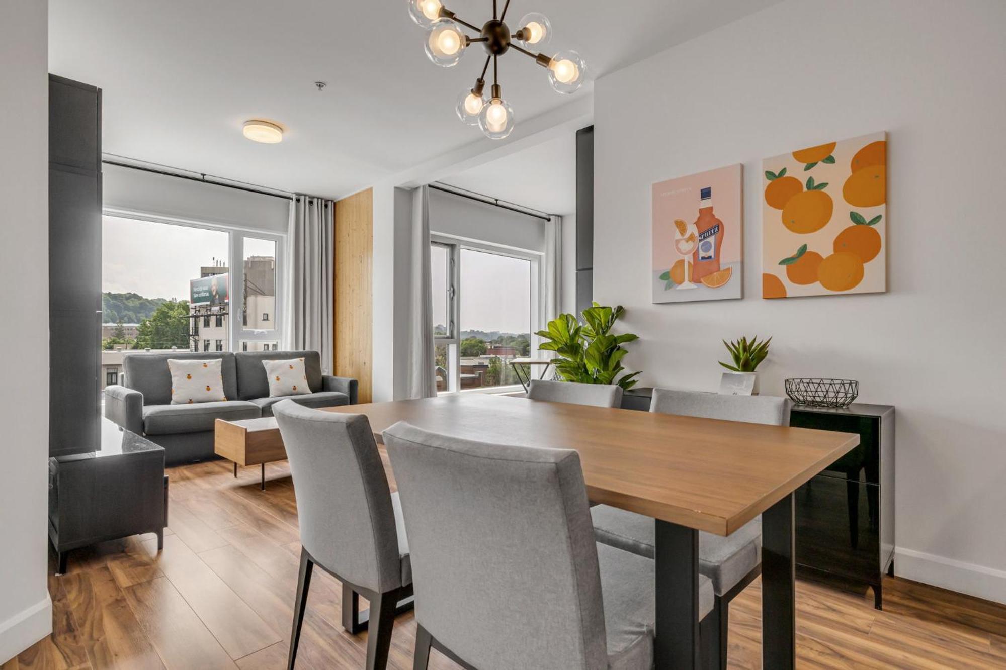 Apartment Initial / Spritz / Downtown Qc +stat *